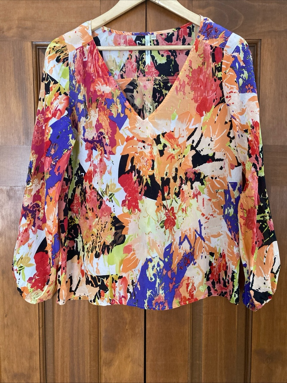 Petticoat Alley V-Neck Abstract Floral Blouse 100% silk top Women’s size XS